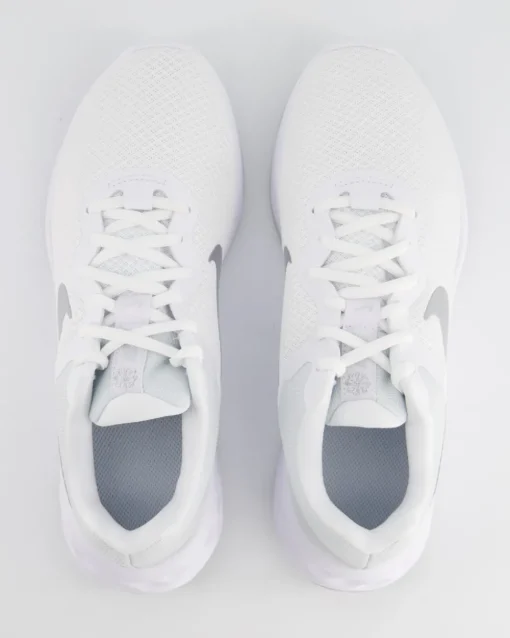 Revolution Sportschuhe in Weiß