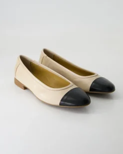 1551201 Ballerinas in Beige