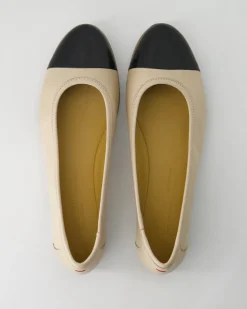 1551201 Ballerinas in Beige