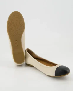 64.126.12 Ballerinas in Beige