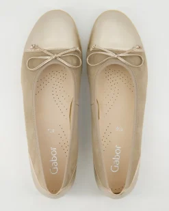 64.100.12 Ballerinas in Beige