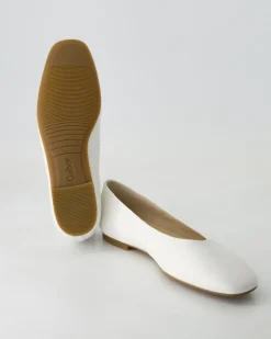 64.140.20 Ballerinas in Weiß