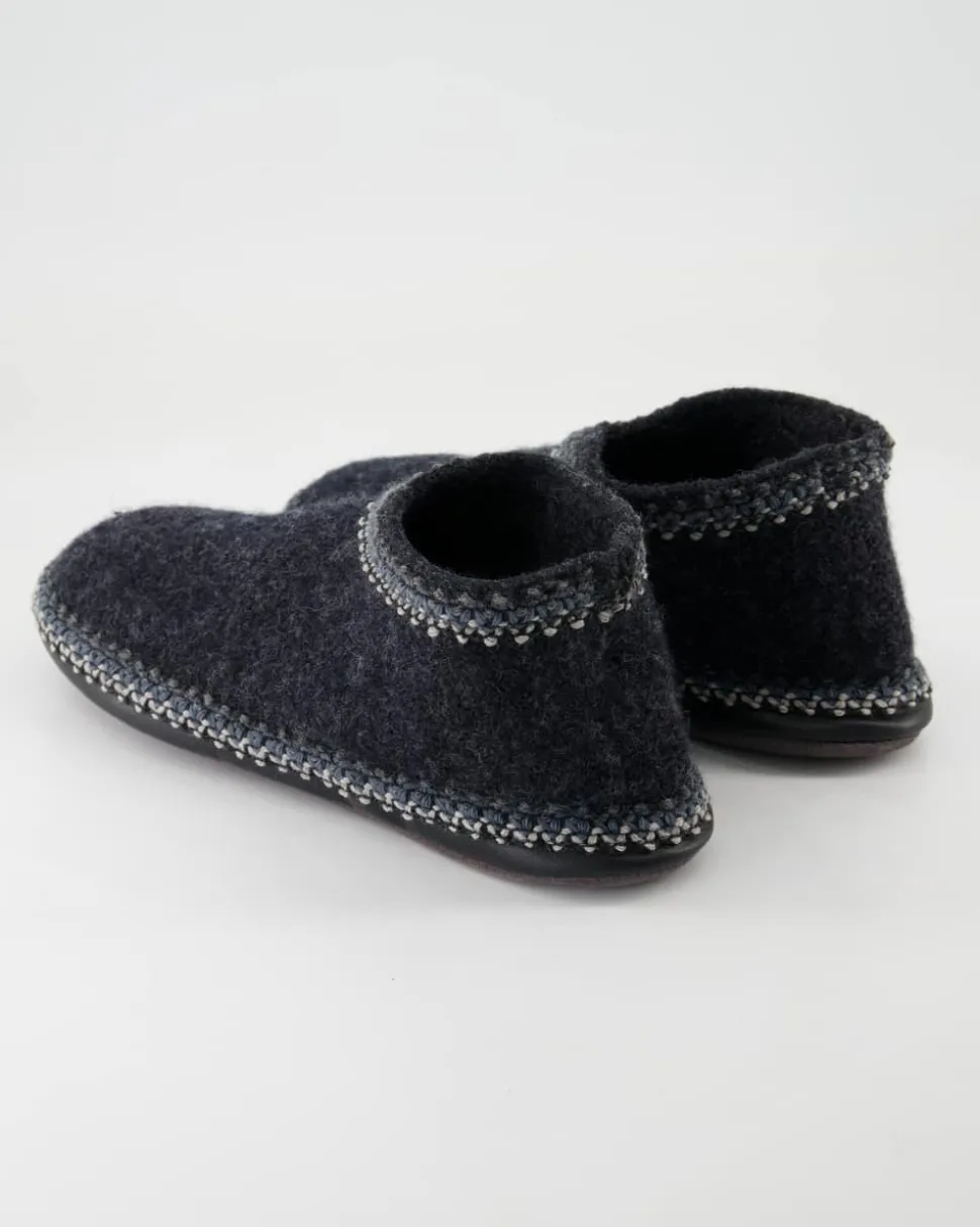 631064 Hausschuhe in Grau