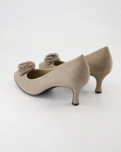1990-06 Pumps in Beige