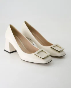 6561 Pumps in Beige