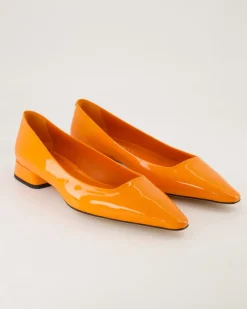 2507 Pumps in Orange