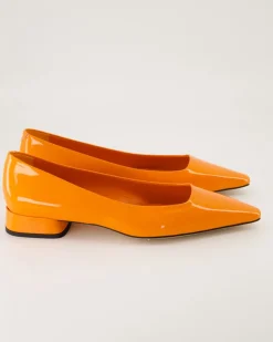 2507 Pumps in Orange