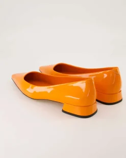 2507 Pumps in Orange