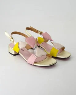 320 Sandalen in Beige