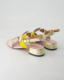 320 Sandalen in Beige