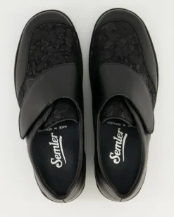 Birgit Slipper in Schwarz