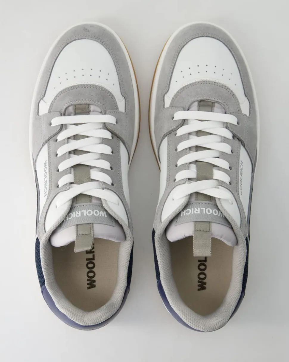 Classic Basketball Sneaker in Grau