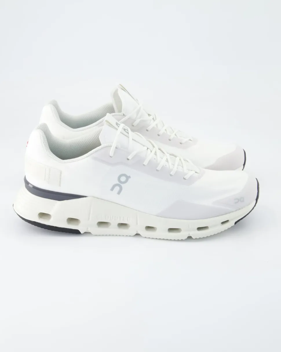 Cloudnova Form Sportschuhe in Weiß