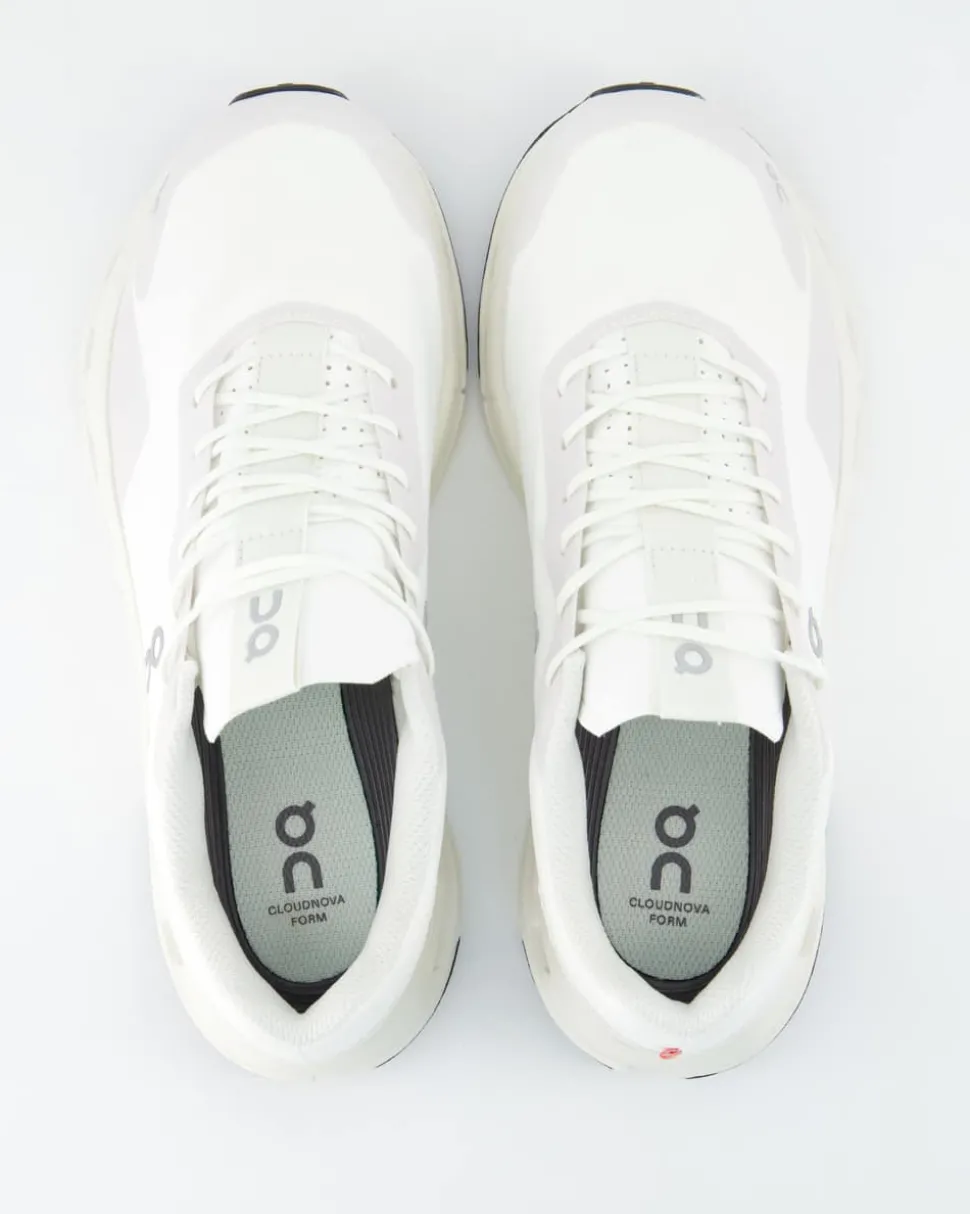 Cloudnova Form Sportschuhe in Weiß