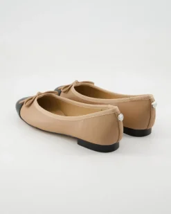 Ellison Ballerinas in Beige