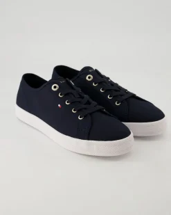 Essential Sneaker in Blau