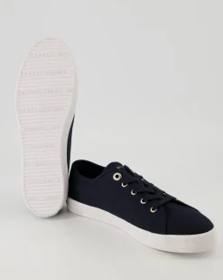 Essential Sneaker in Blau