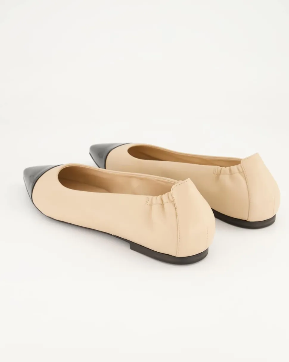 Greta Ballerinas in Beige