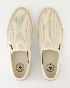 Izomi M 11C Slipper in Beige