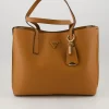 Meridian Girlfriend Tote Handtasche in Braun