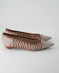 N818-405 Ballerinas in Braun