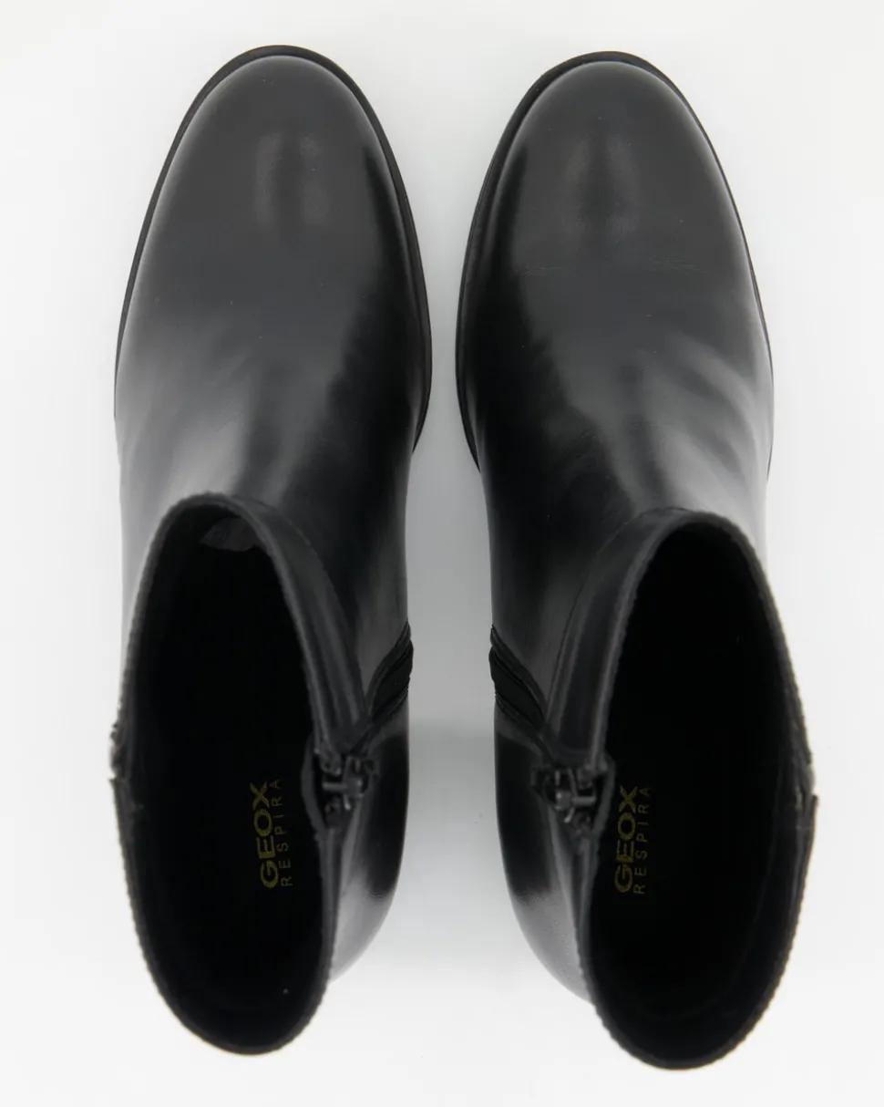 New Asheel Stiefeletten in Schwarz