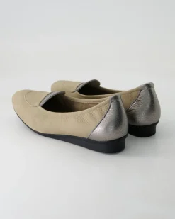 Nikolo Ballerinas in Beige
