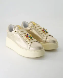 PIA Sneaker in Gold